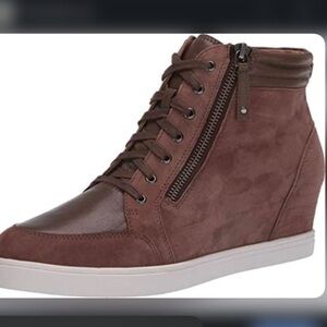 Linea Paolo Niya Mocha Kid Suede Hidden Wedge Sneakers - Size 6